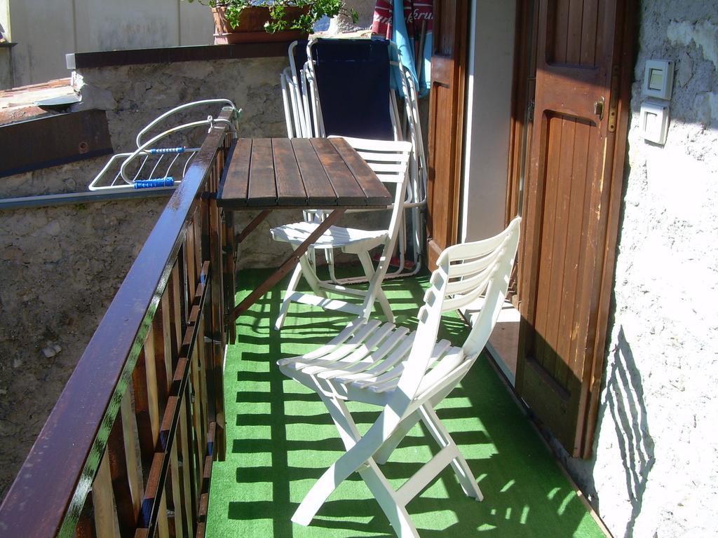 Appartamento Laura Brenzone sul Garda Exterior photo